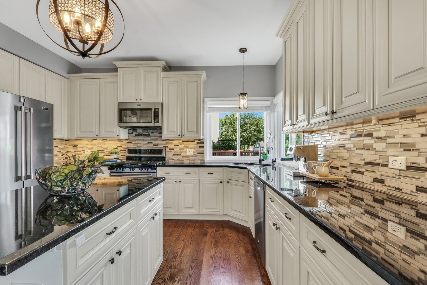 1704 Belle Haven Drive, Grayslake, IL 60030