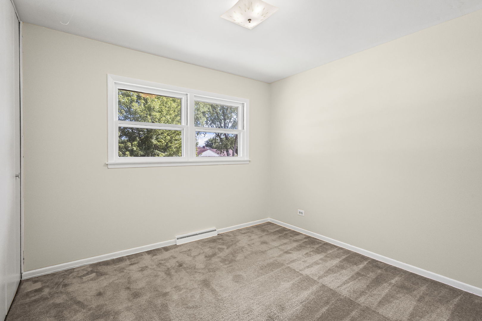2751 Pauline Avenue, Glenview, IL 60025