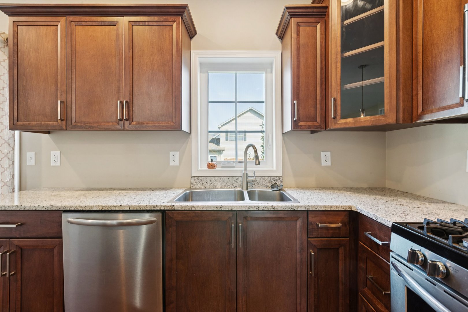 345 S Calkey Street, Diamond, IL 60416
