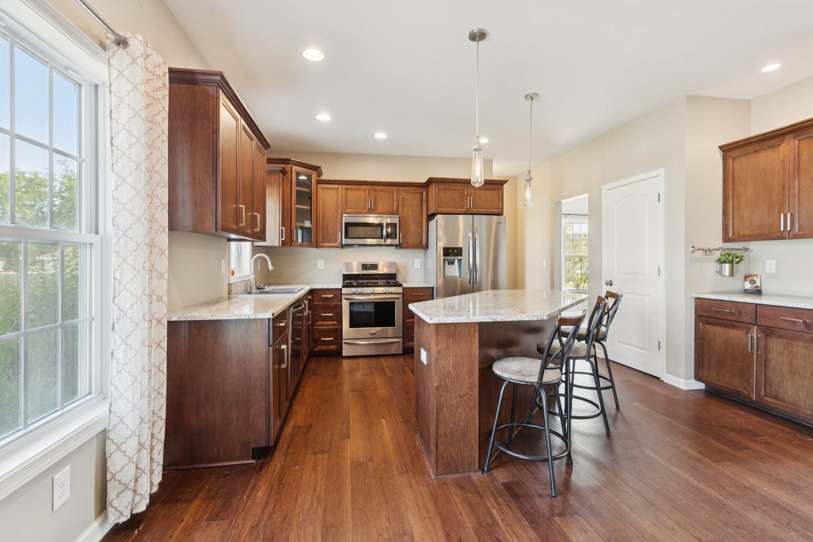 345 S Calkey Street, Diamond, IL 60416