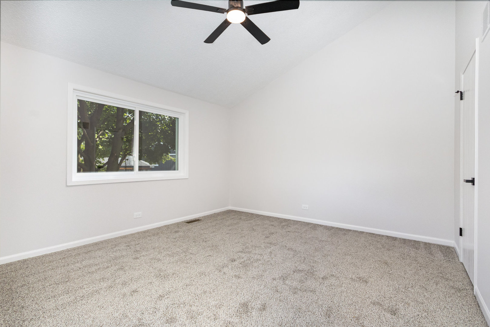 1134 Gateshead Drive, Naperville, IL 60564