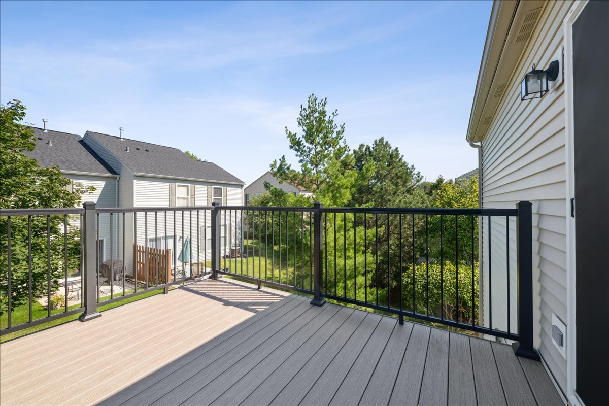 182 W CHATHAM Lane #182, Round Lake, IL 60073