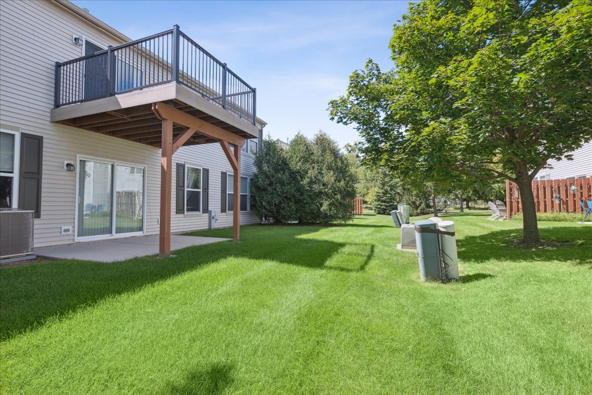 182 W CHATHAM Lane #182, Round Lake, IL 60073