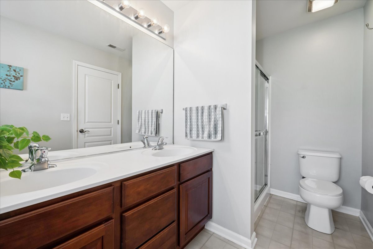 182 W CHATHAM Lane #182, Round Lake, IL 60073