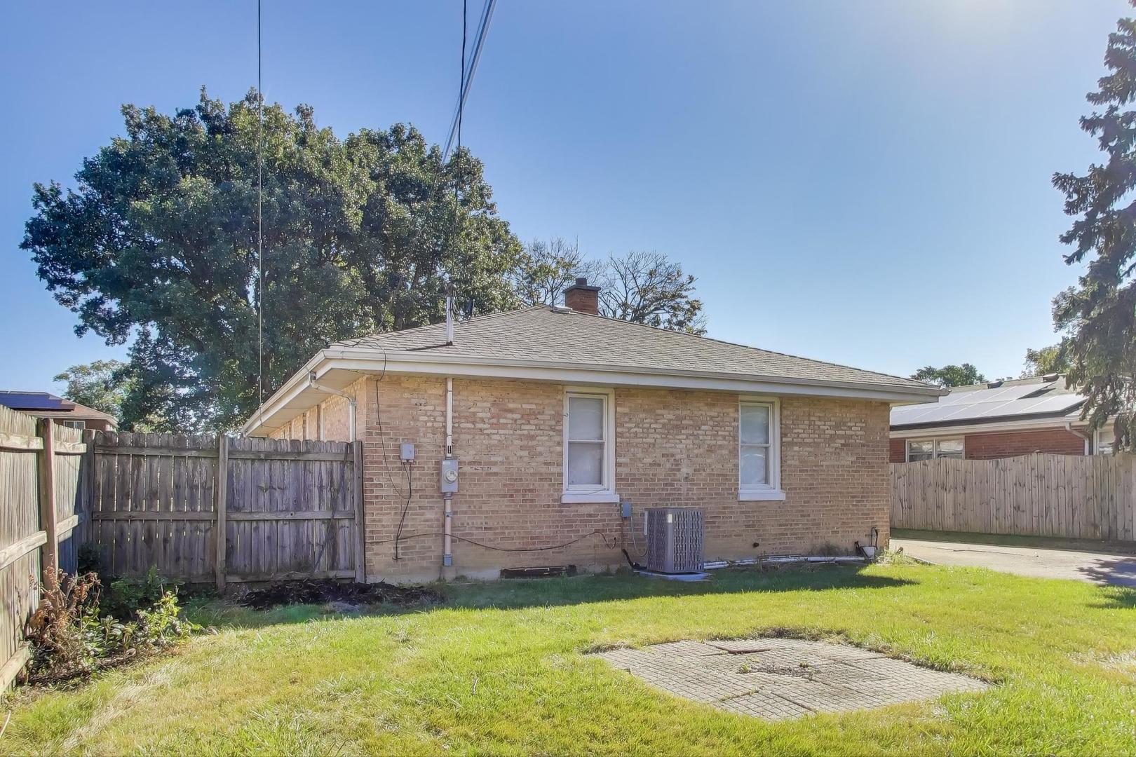514 Iroquois Road, Hillside, IL 60162