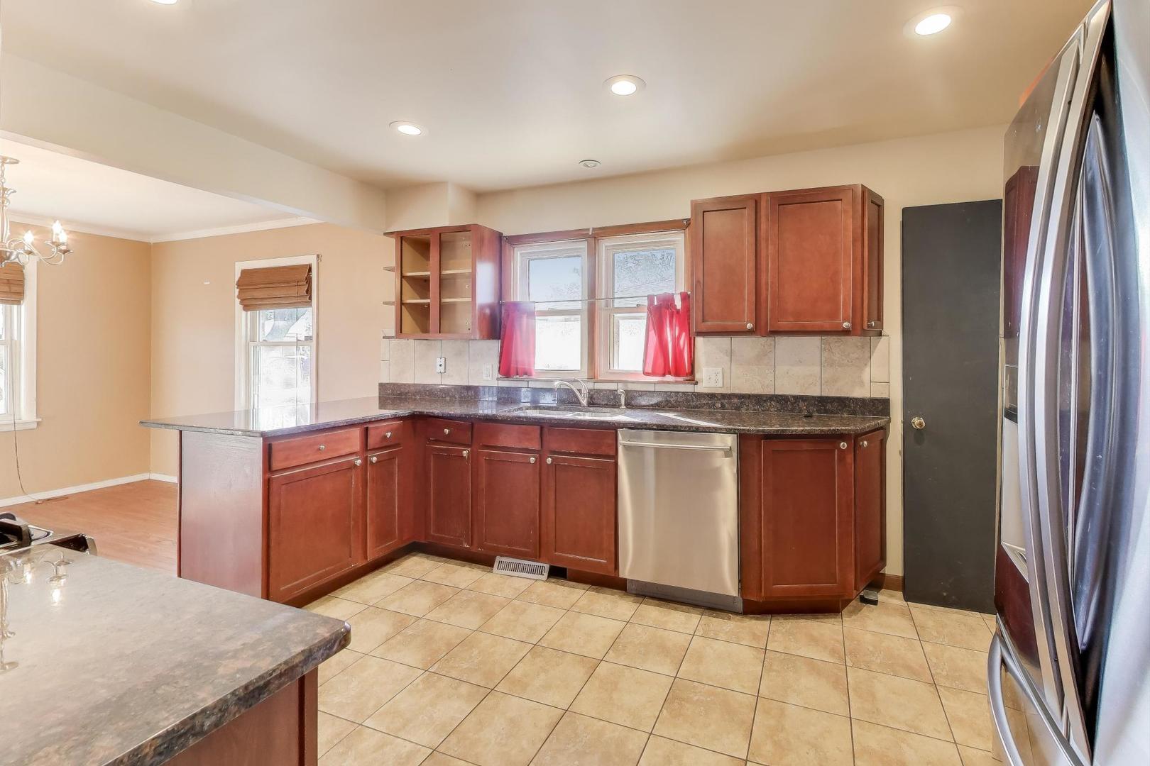 514 Iroquois Road, Hillside, IL 60162