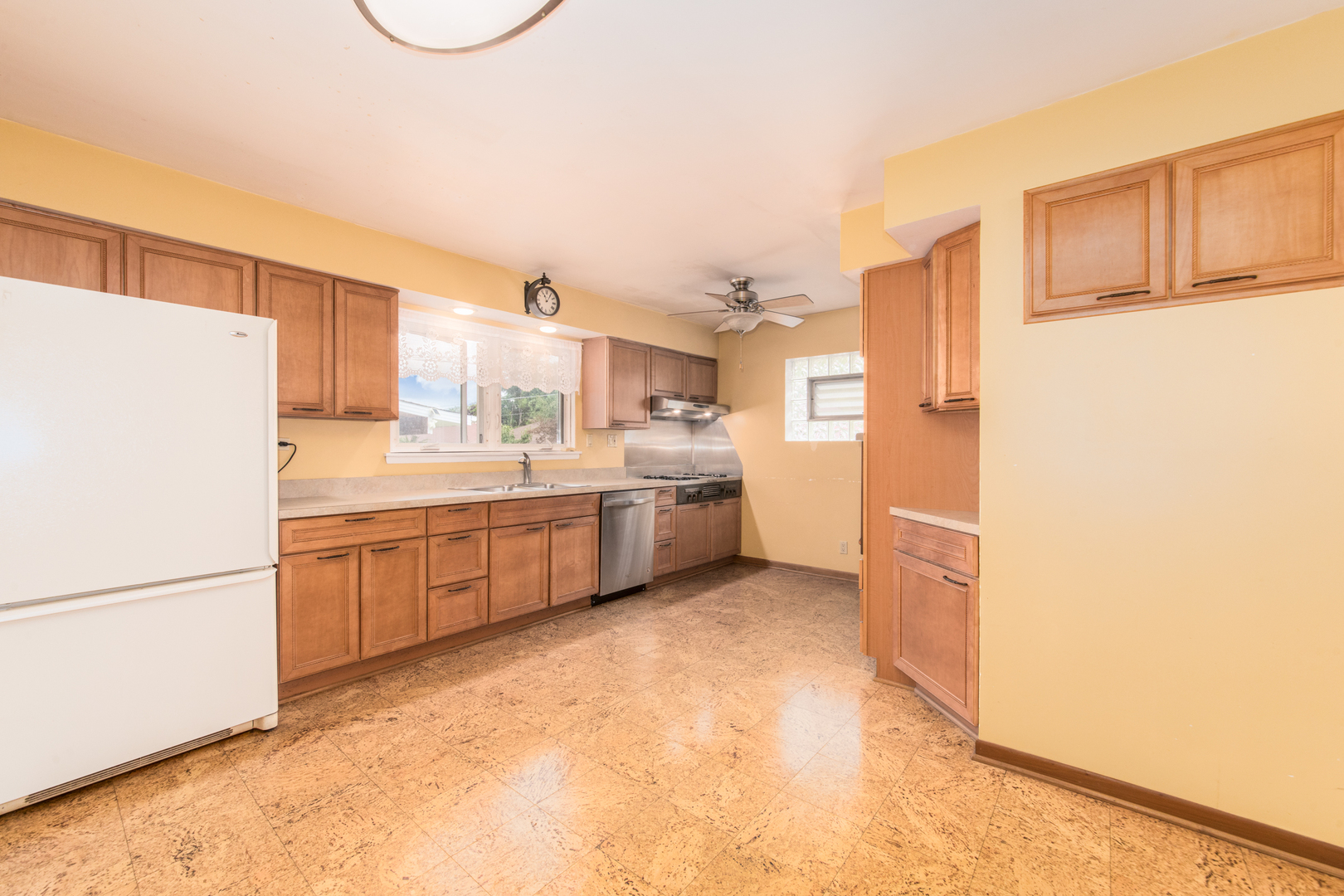 1501 N 37th Avenue, Melrose Park, IL 60160