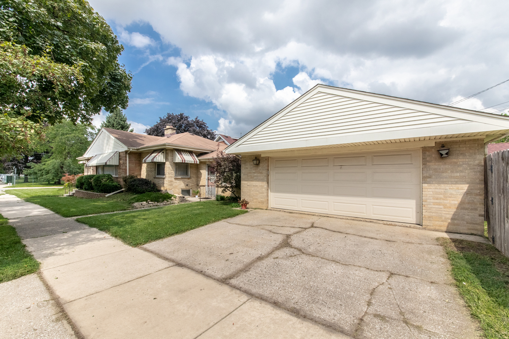 1501 N 37th Avenue, Melrose Park, IL 60160