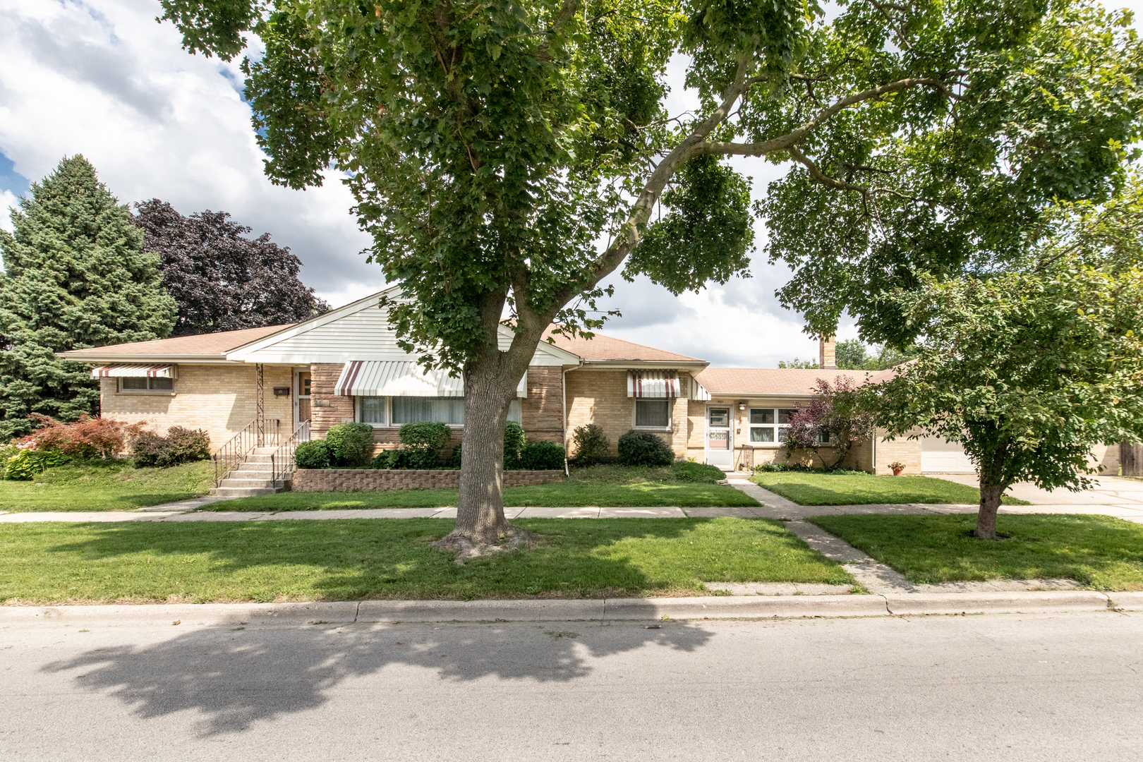 1501 N 37th Avenue, Melrose Park, IL 60160