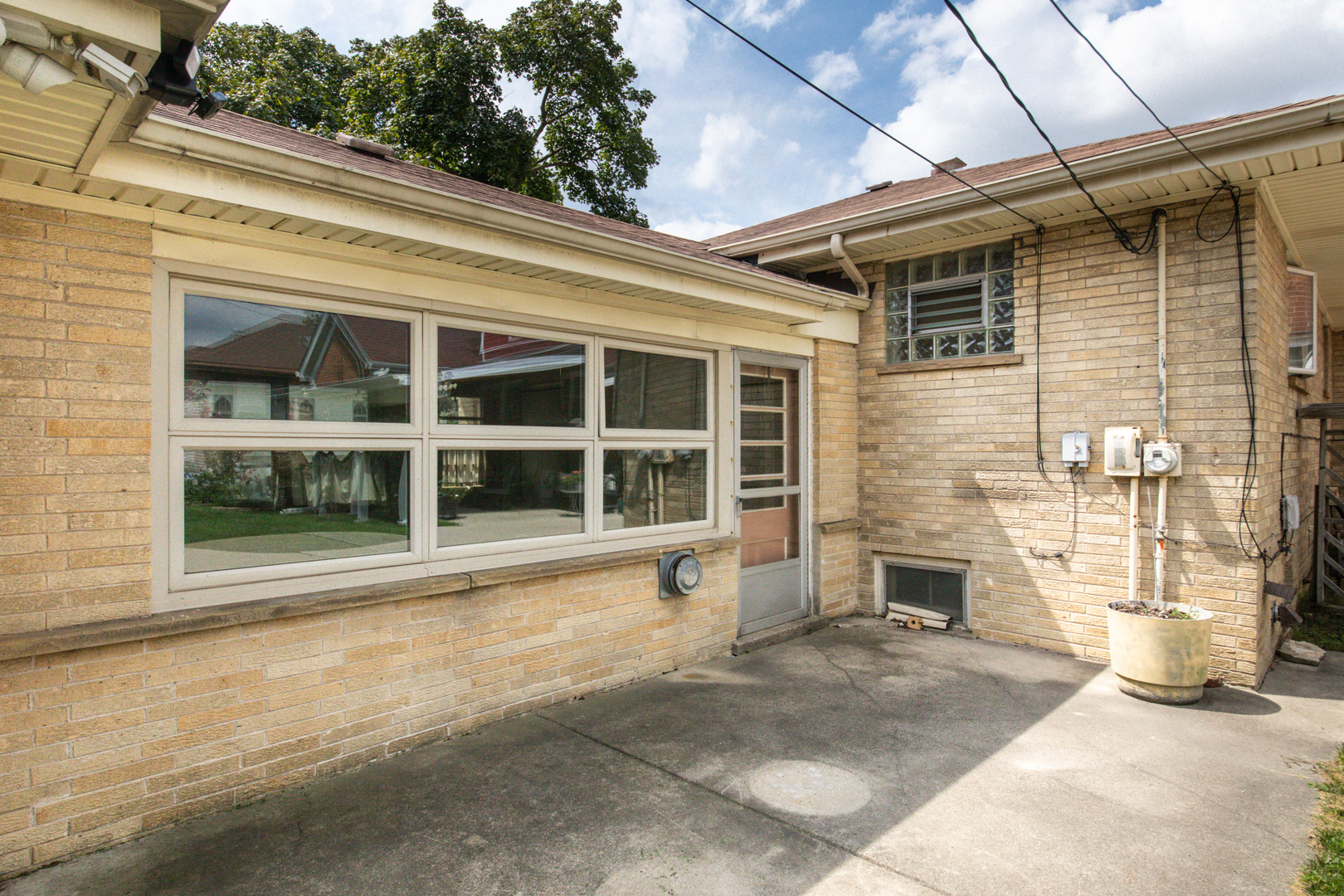 1501 N 37th Avenue, Melrose Park, IL 60160
