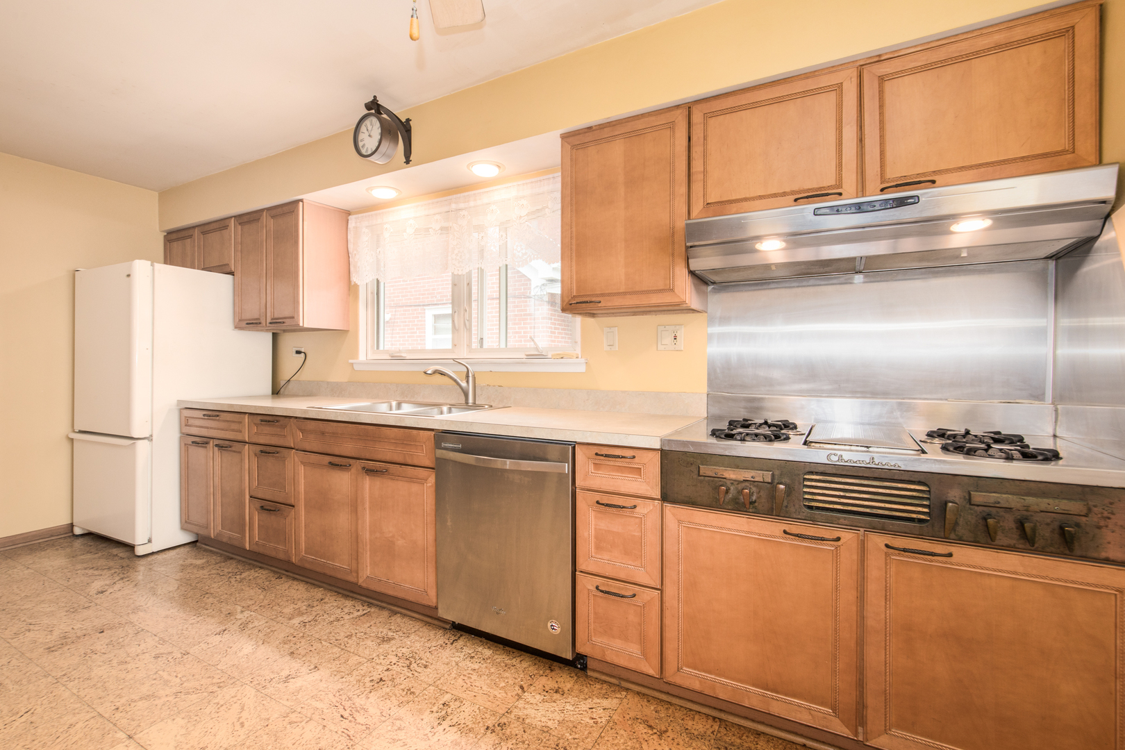 1501 N 37th Avenue, Melrose Park, IL 60160