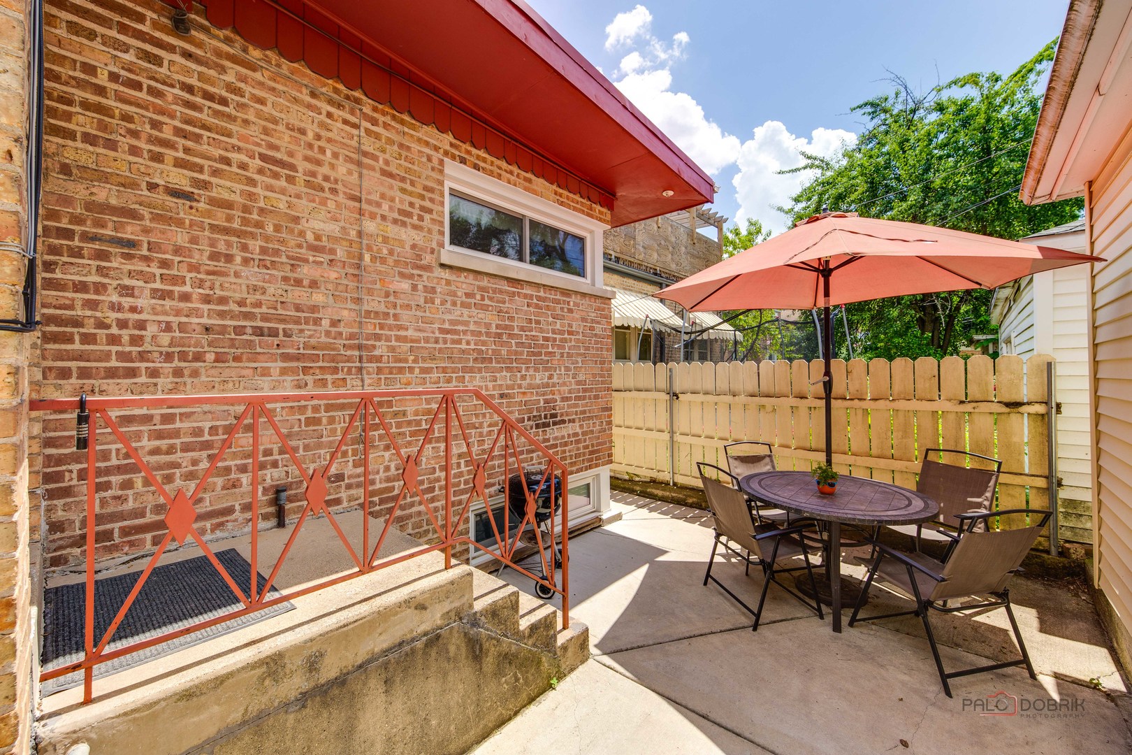 6122 N Central Park Avenue, Chicago, IL 60659