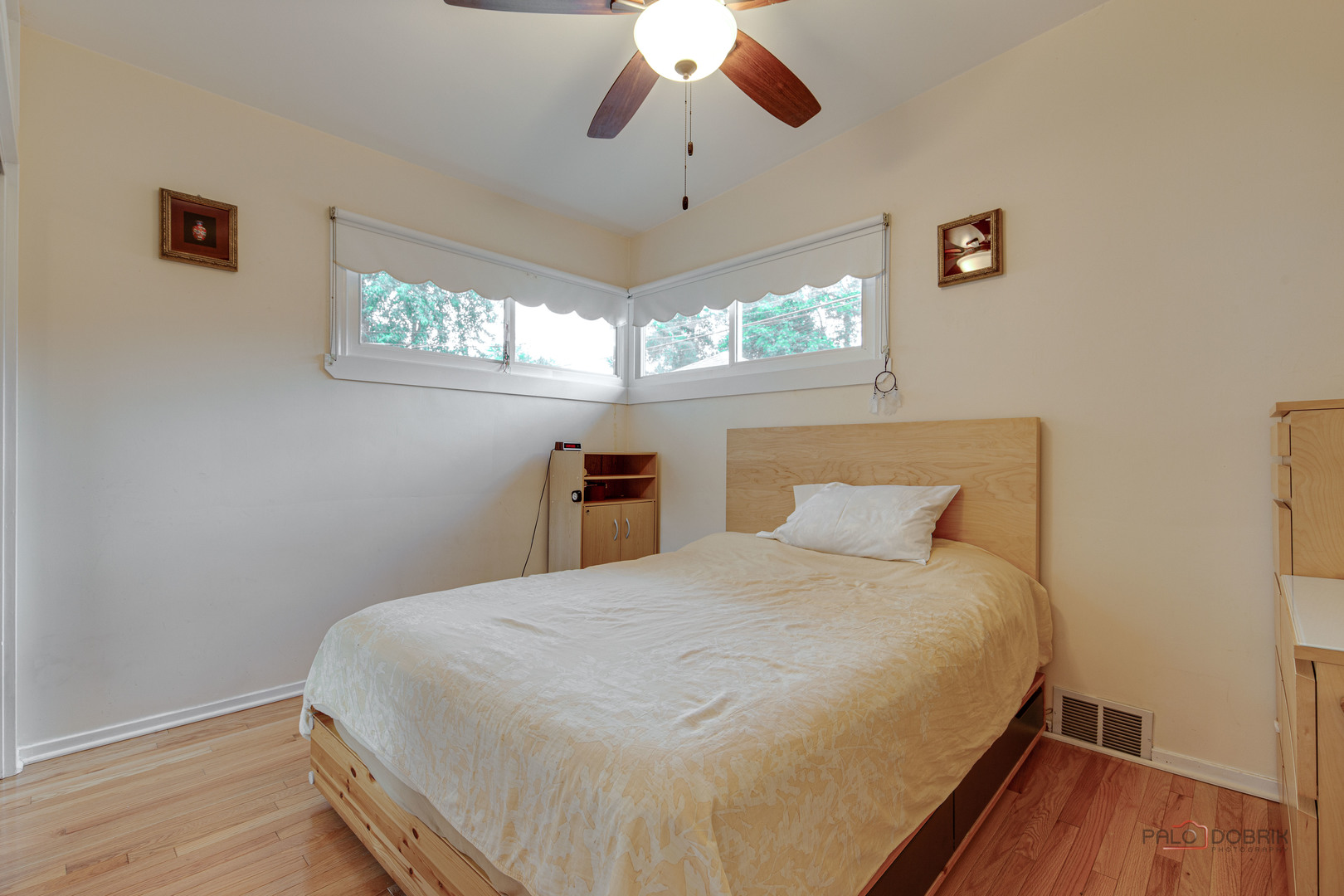 6122 N Central Park Avenue, Chicago, IL 60659