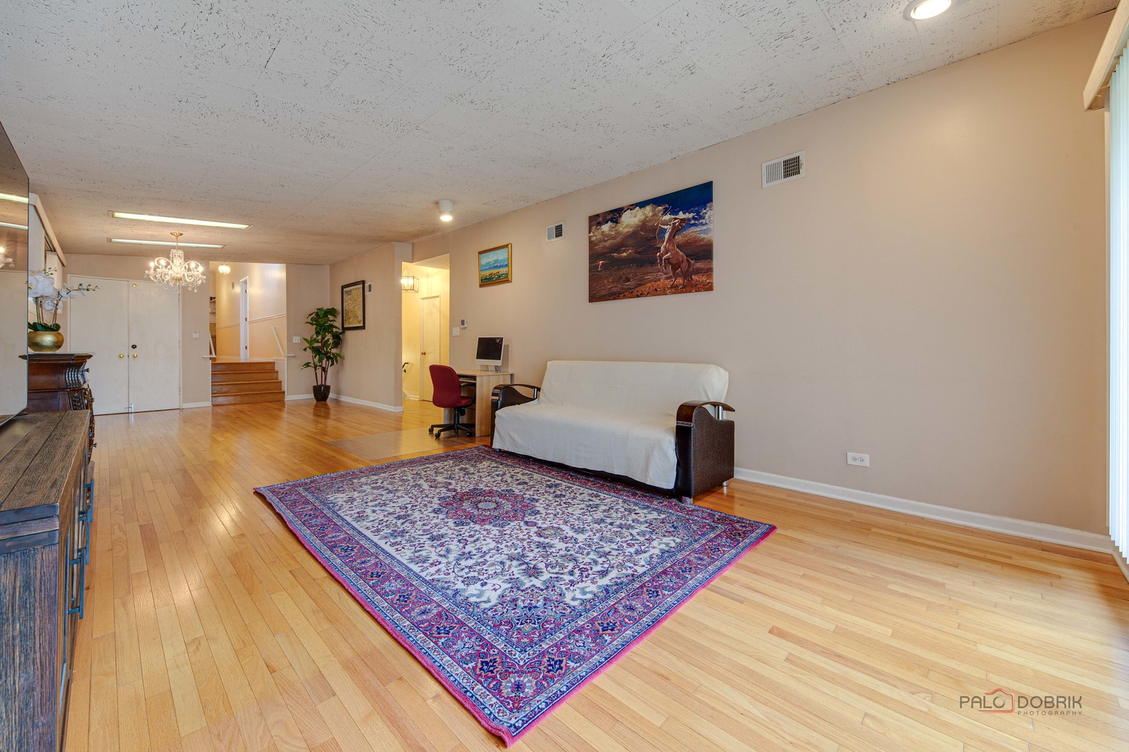 6122 N Central Park Avenue, Chicago, IL 60659