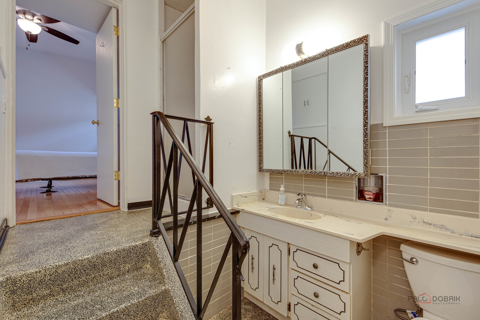 6122 N Central Park Avenue, Chicago, IL 60659