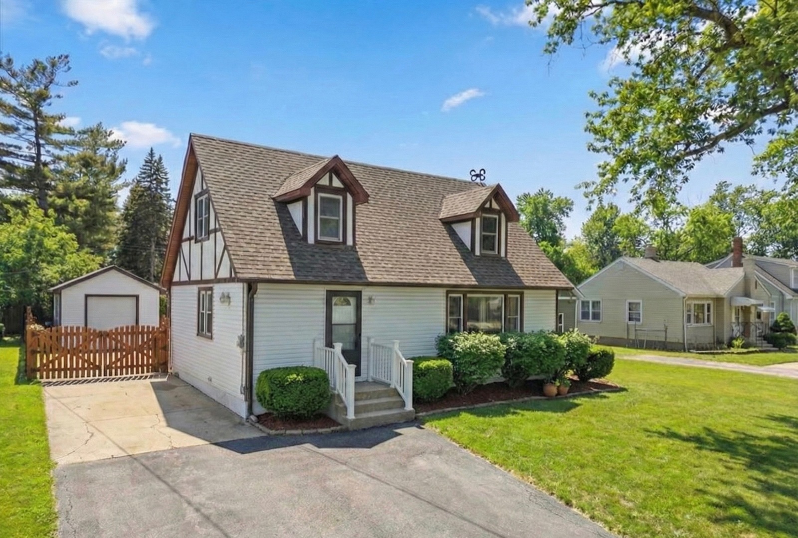 38 Lippincott Road, Fox Lake, IL 60020