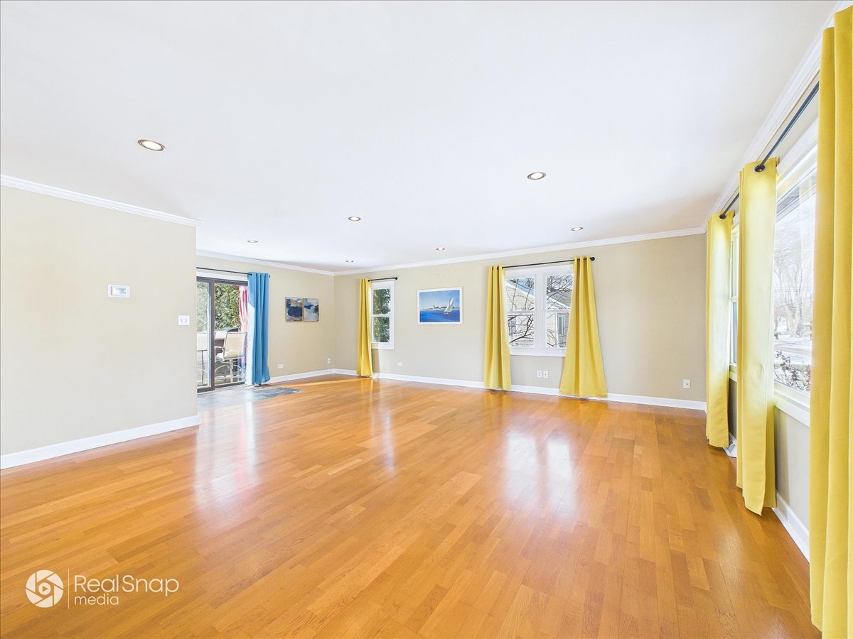 38 Lippincott Road, Fox Lake, IL 60020