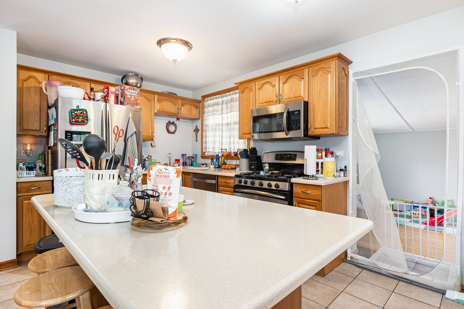 555 W Saint Charles Road, Lombard, IL 60148