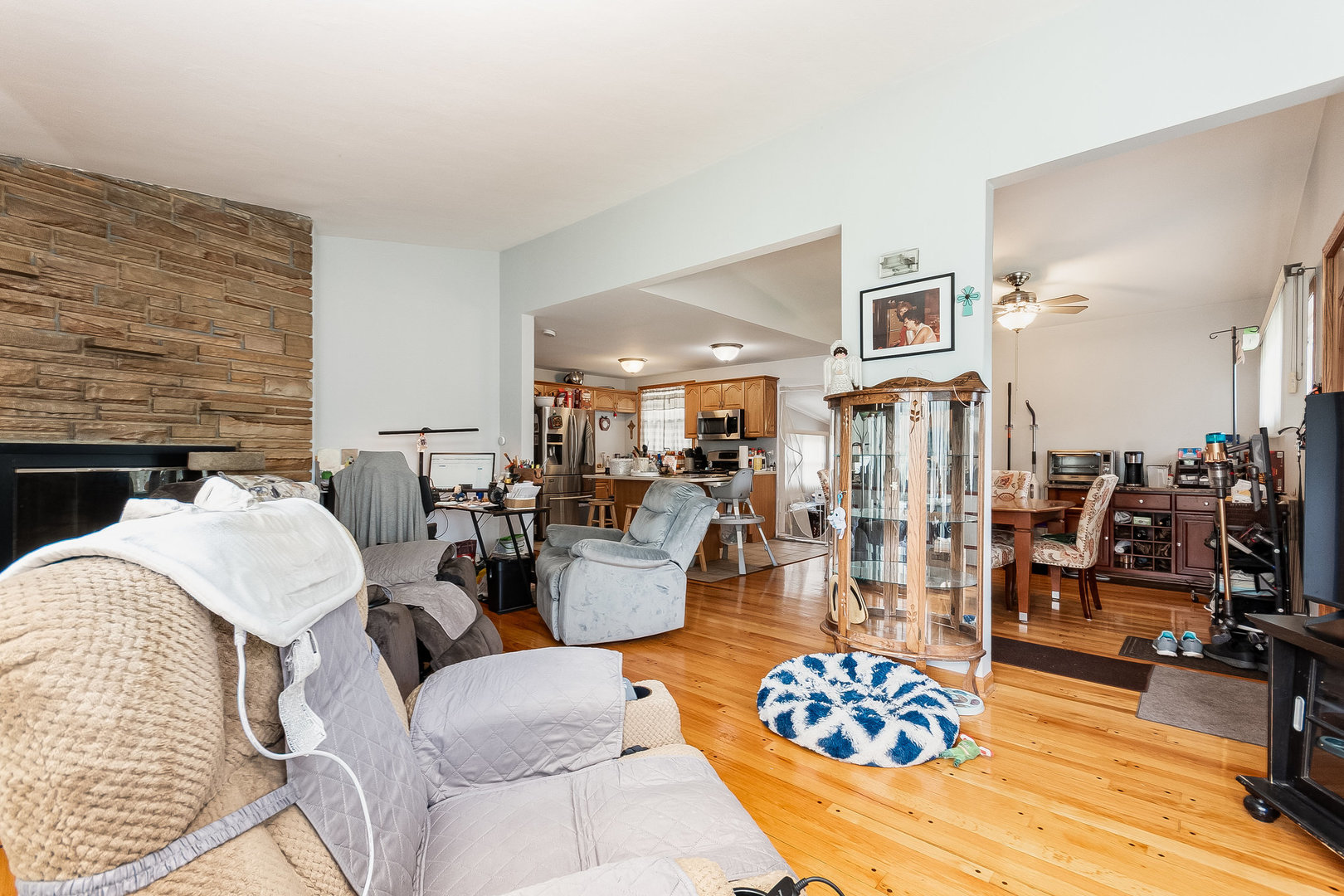 555 W Saint Charles Road, Lombard, IL 60148