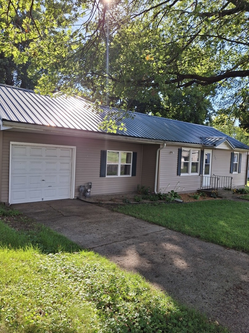 304 Depot Street, Walnut, IL 61376