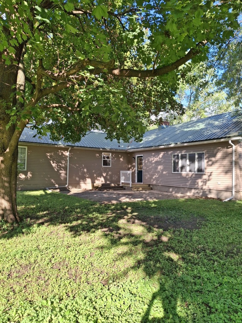 304 Depot Street, Walnut, IL 61376