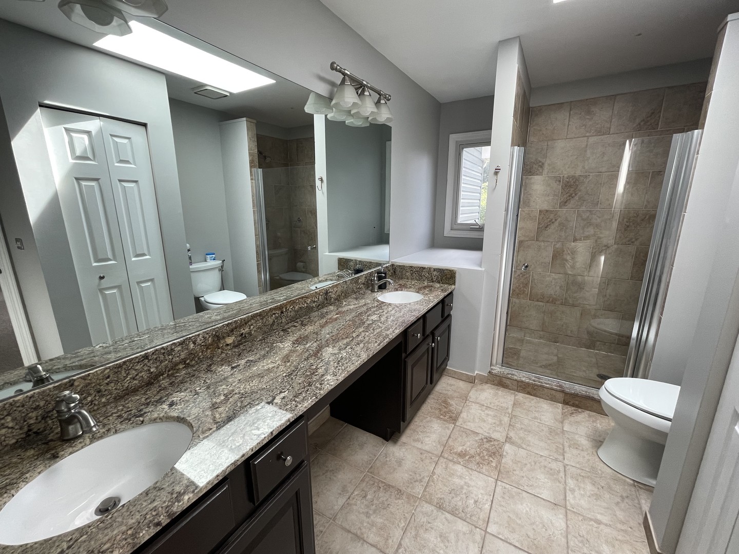 1076 Rockport Drive, Carol Stream, IL 60188