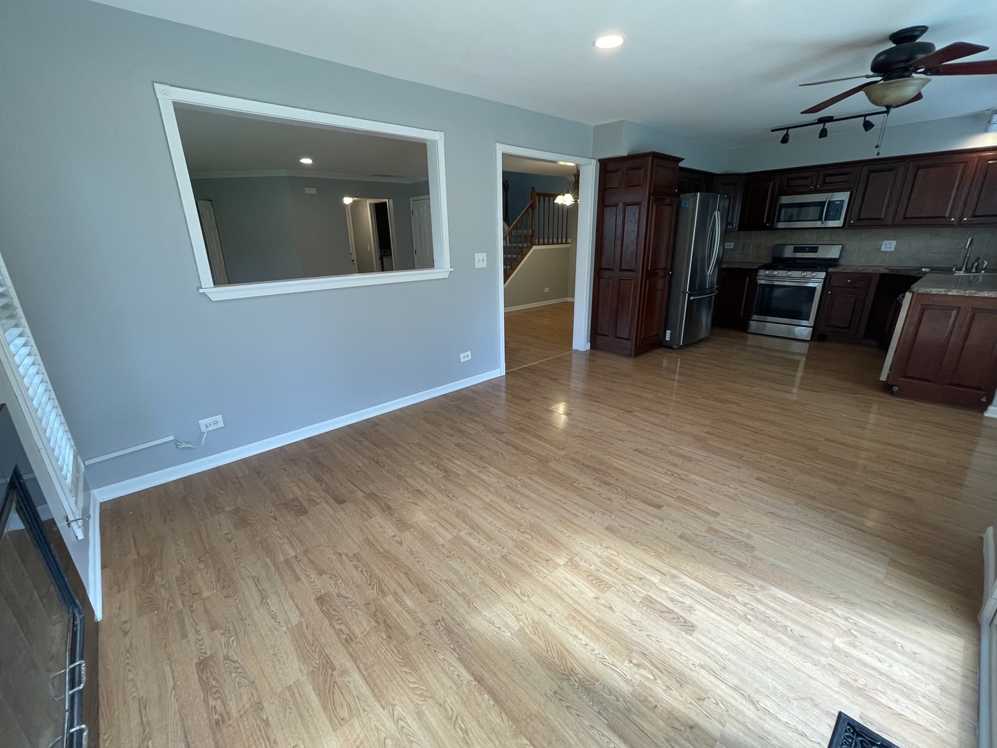 1076 Rockport Drive, Carol Stream, IL 60188