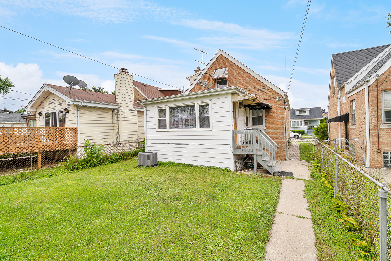2143 N 76th Avenue, Elmwood Park, IL 60707