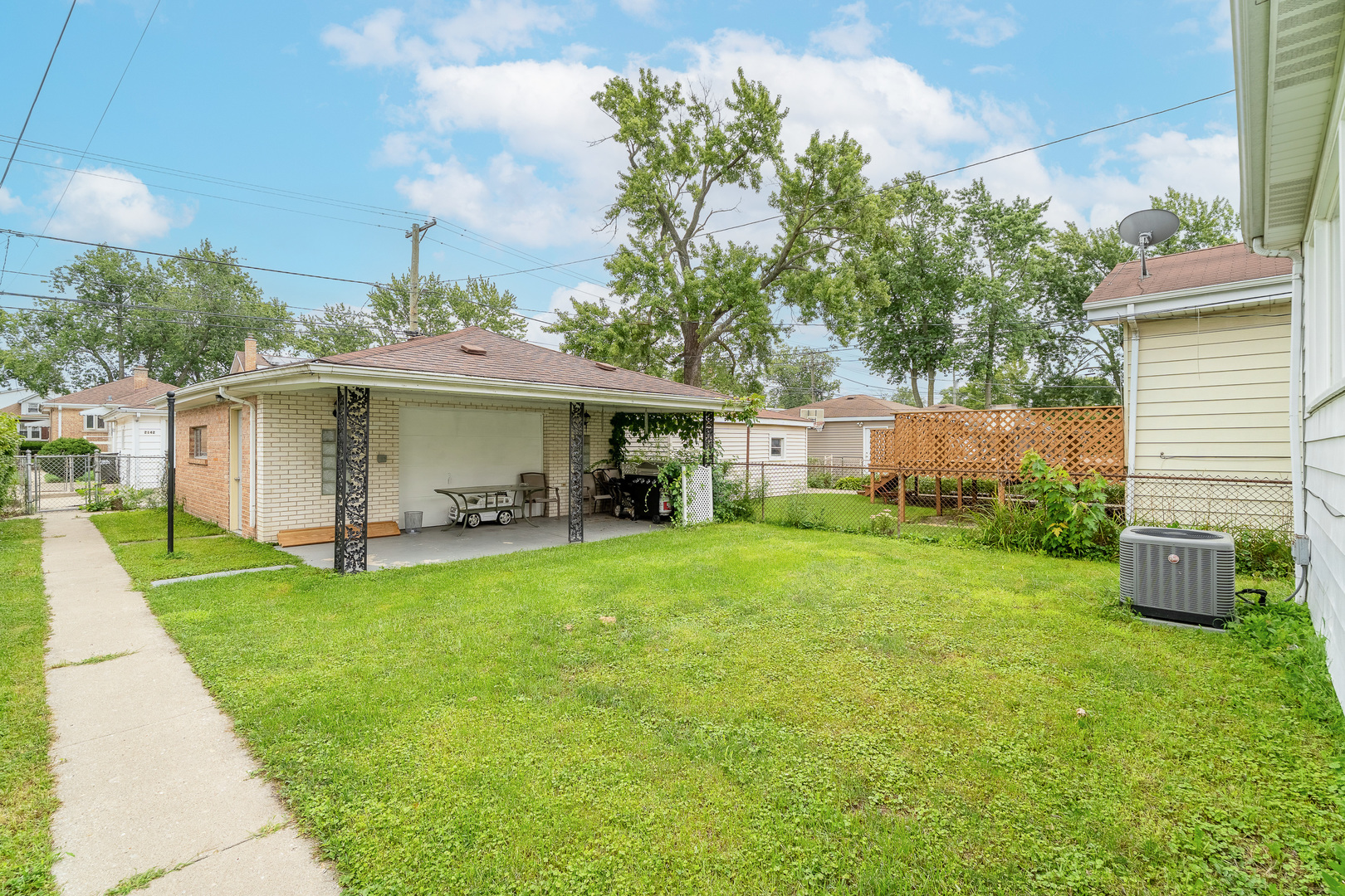 2143 N 76th Avenue, Elmwood Park, IL 60707