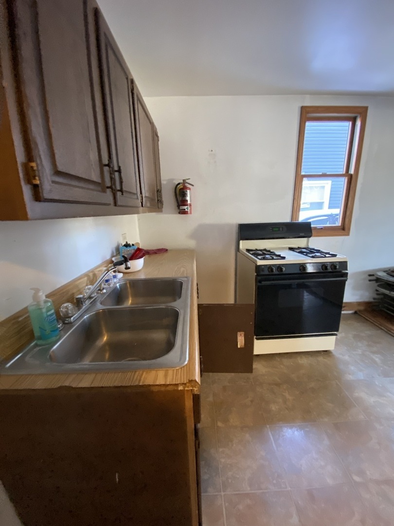 8758 Central Avenue, Oak Lawn, IL 60453