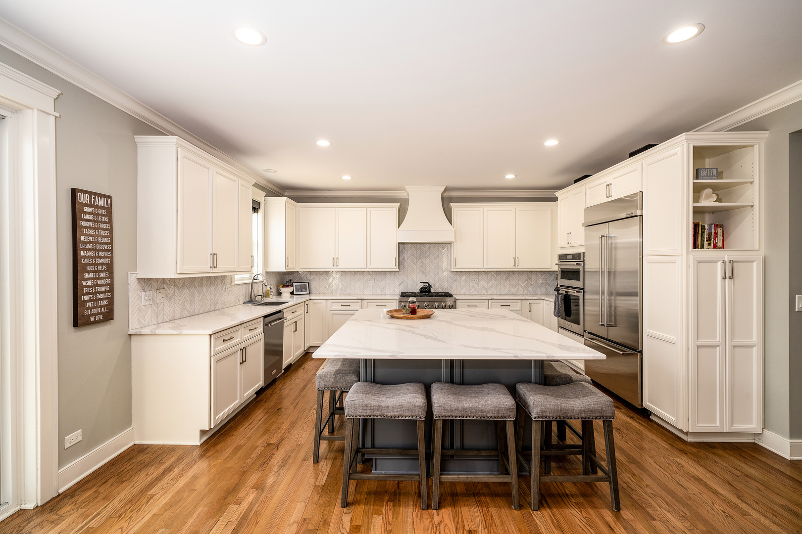 2460 Savanna Drive, Wauconda, IL 60084