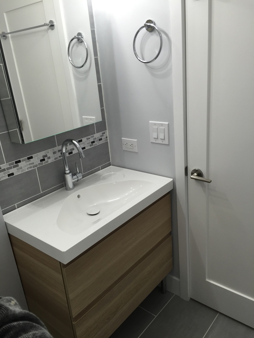 3270 N Elston Avenue #1, Chicago, IL 60618