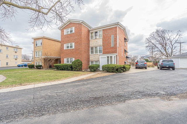 573 Dorothy Drive #2, Des Plaines, IL 60016