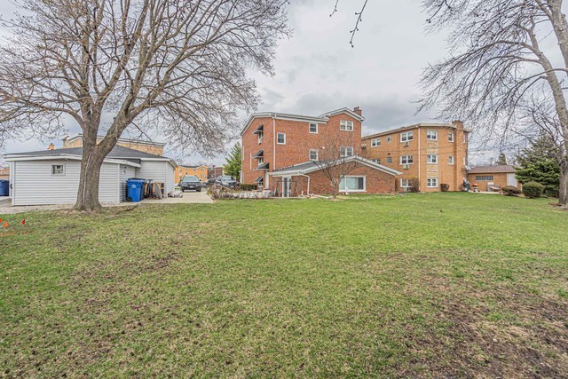 573 Dorothy Drive #2, Des Plaines, IL 60016