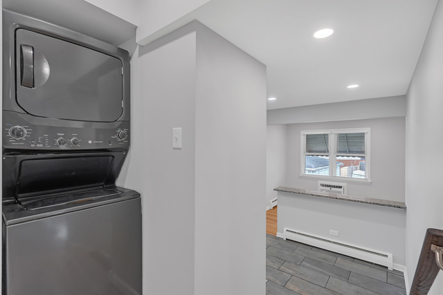 573 Dorothy Drive #2, Des Plaines, IL 60016