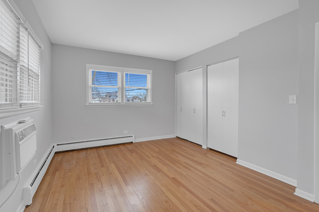 573 Dorothy Drive #2, Des Plaines, IL 60016