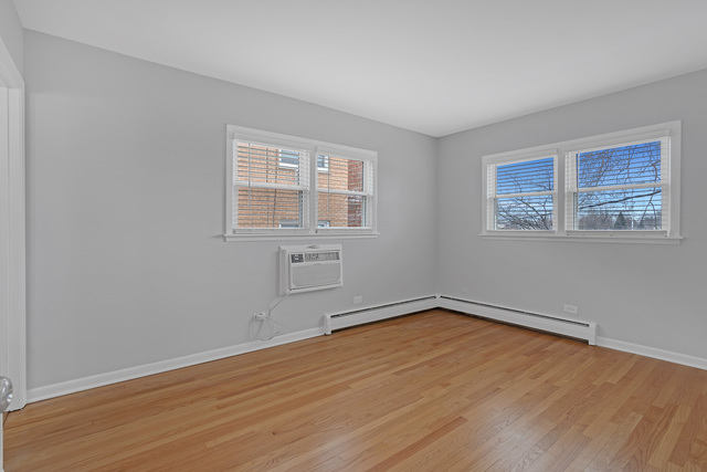 573 Dorothy Drive #2, Des Plaines, IL 60016