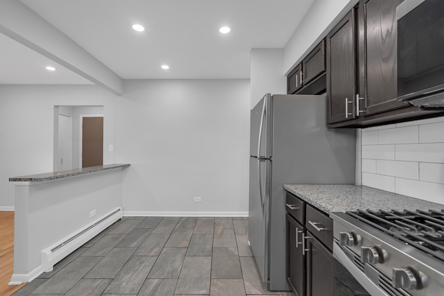 573 Dorothy Drive #2, Des Plaines, IL 60016