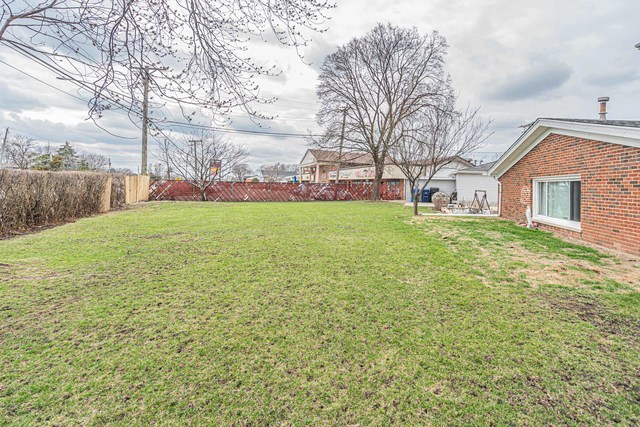 573 Dorothy Drive #2, Des Plaines, IL 60016