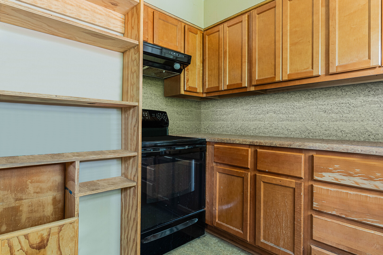 1048 Belle Plaine Avenue, Gurnee, IL 60031
