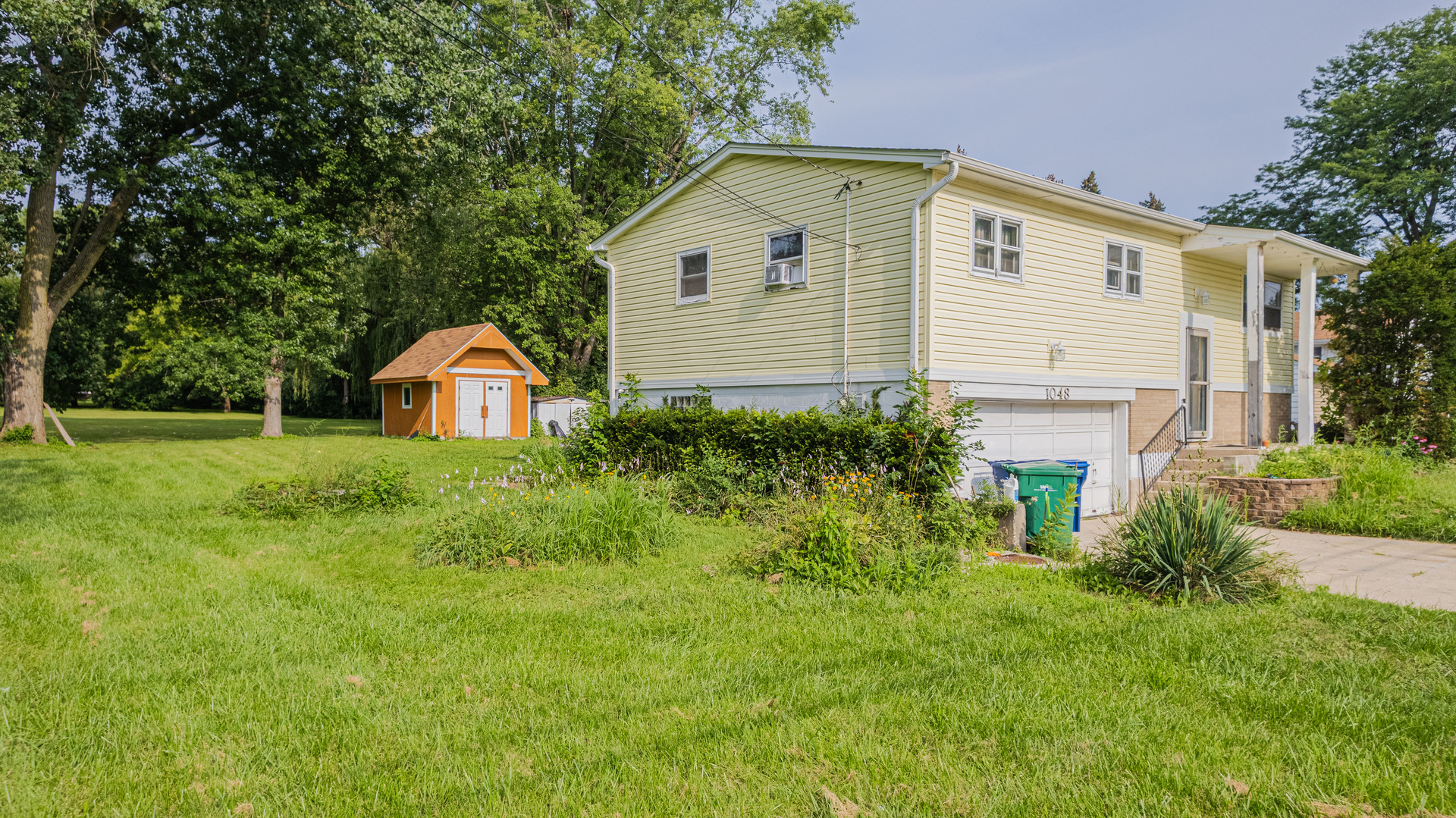 1048 Belle Plaine Avenue, Gurnee, IL 60031