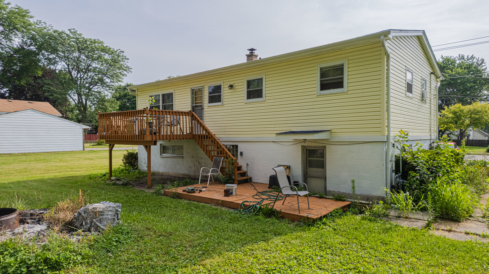 1048 Belle Plaine Avenue, Gurnee, IL 60031