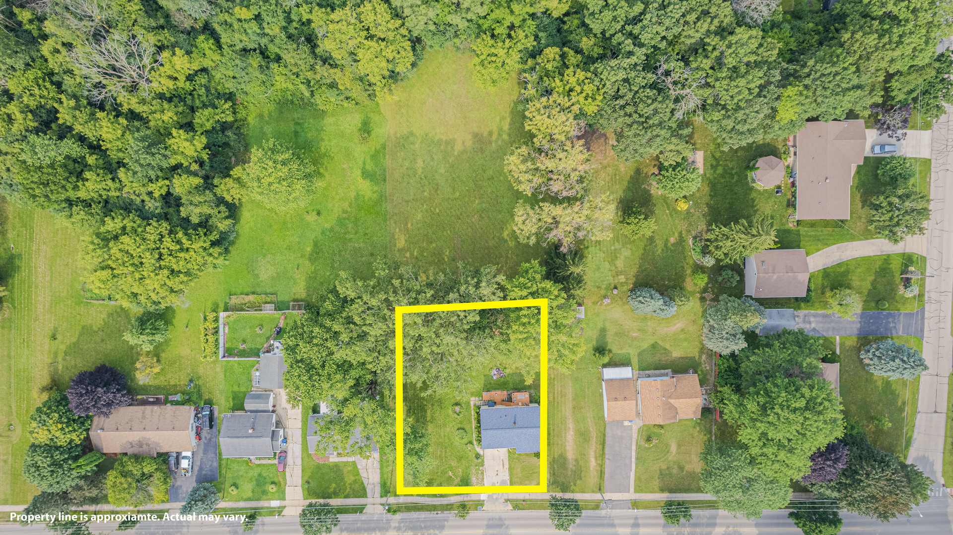 1048 Belle Plaine Avenue, Gurnee, IL 60031