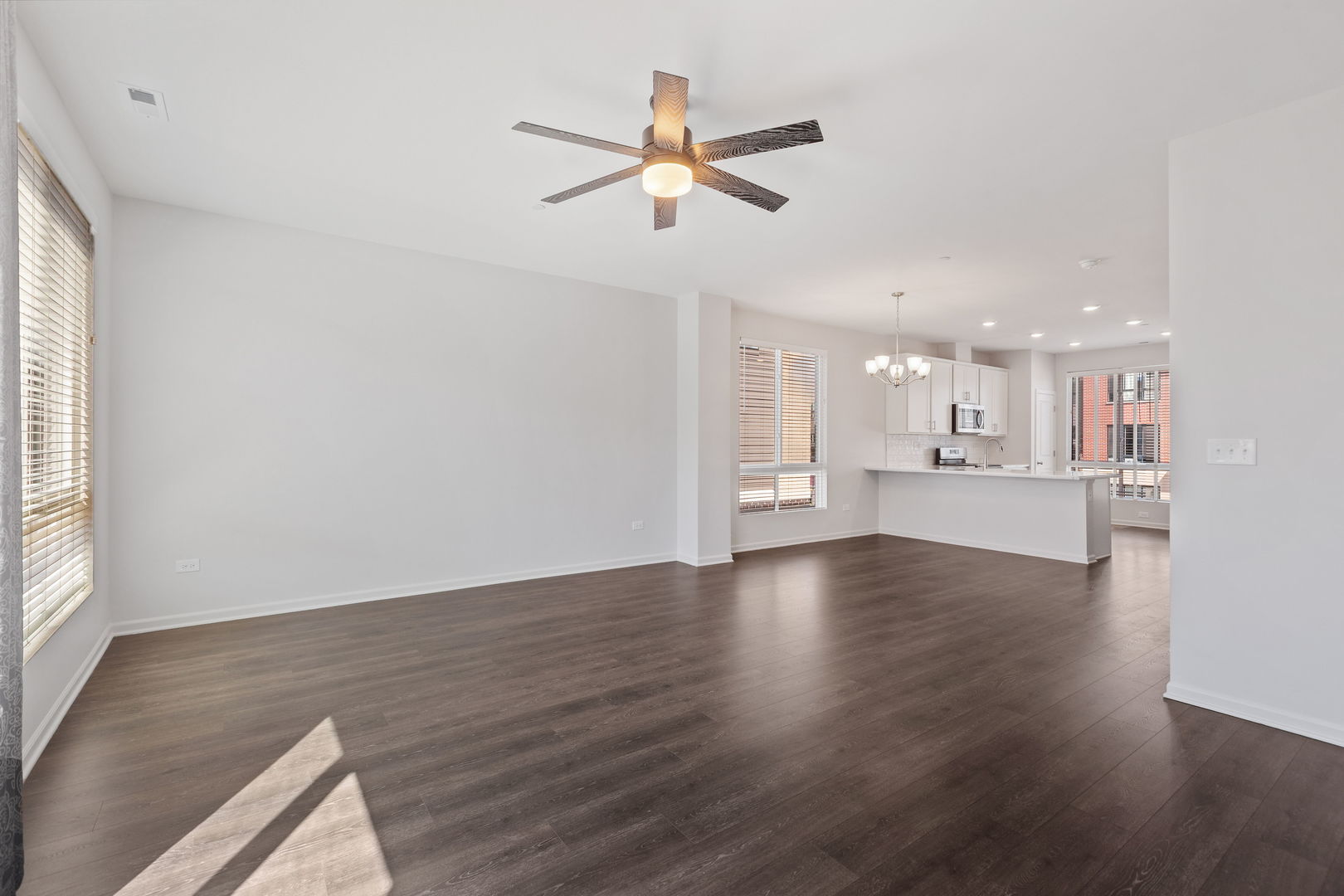 1269 Catalina Court, Schaumburg, IL 60173