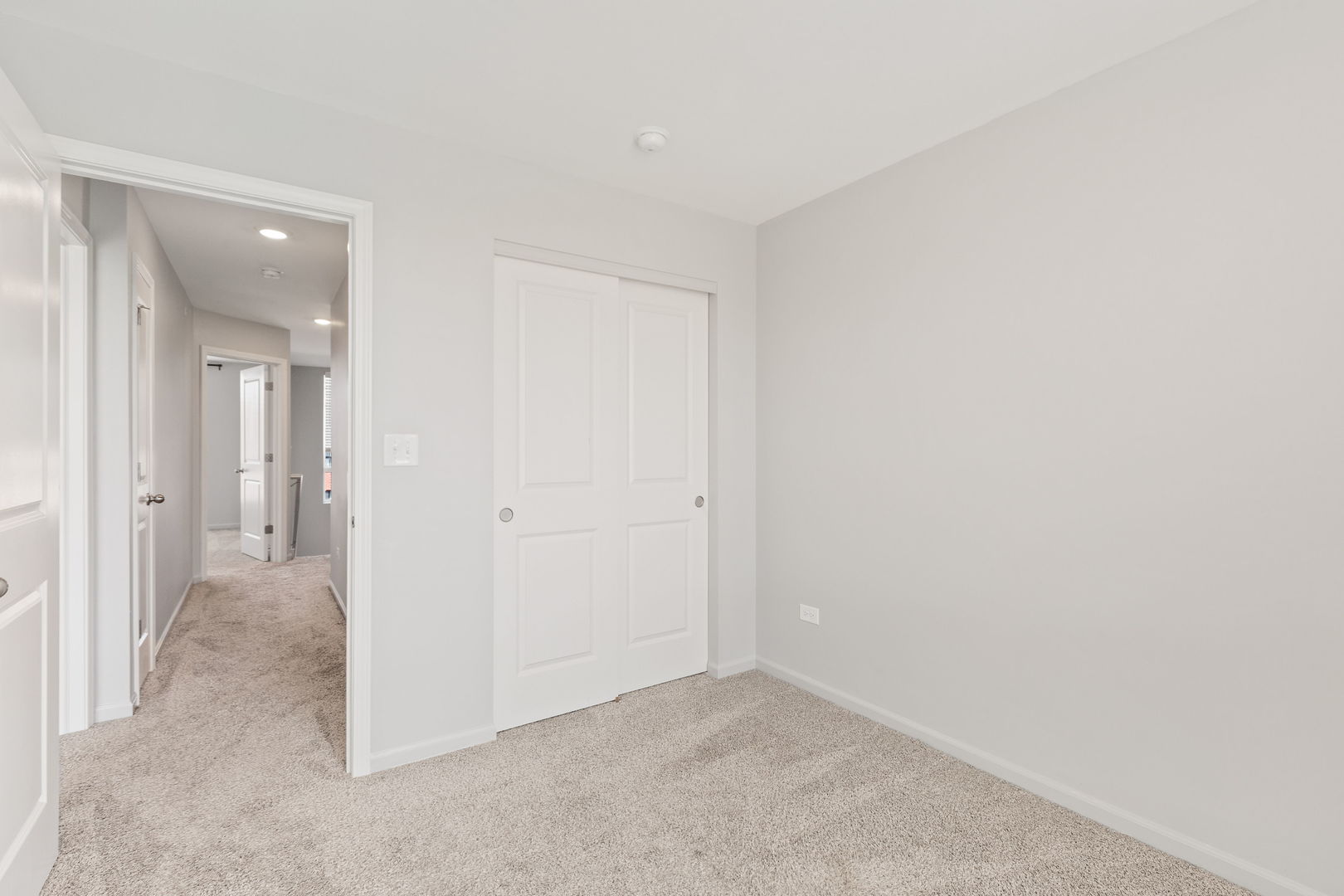1269 Catalina Court, Schaumburg, IL 60173