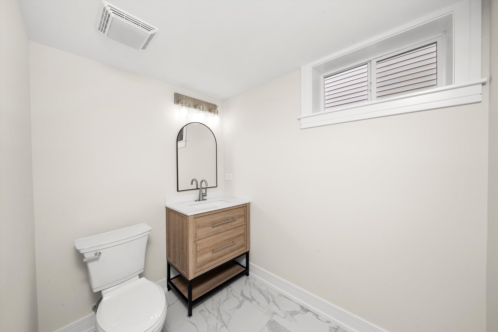 5246 S New England Avenue, Chicago, IL 60638