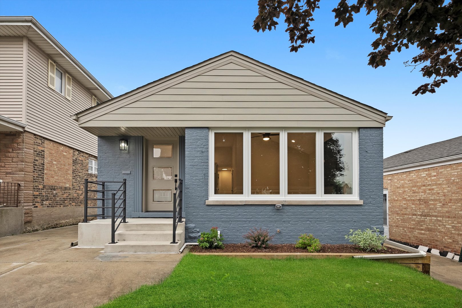 5246 S New England Avenue, Chicago, IL 60638