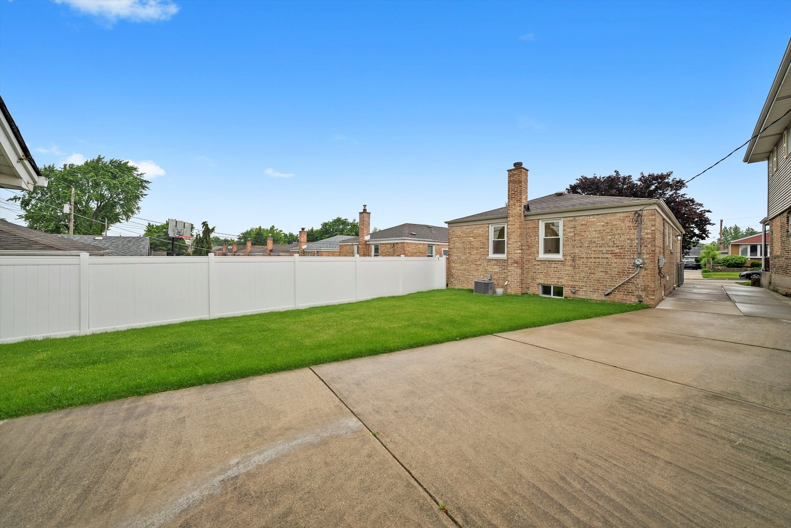 5246 S New England Avenue, Chicago, IL 60638