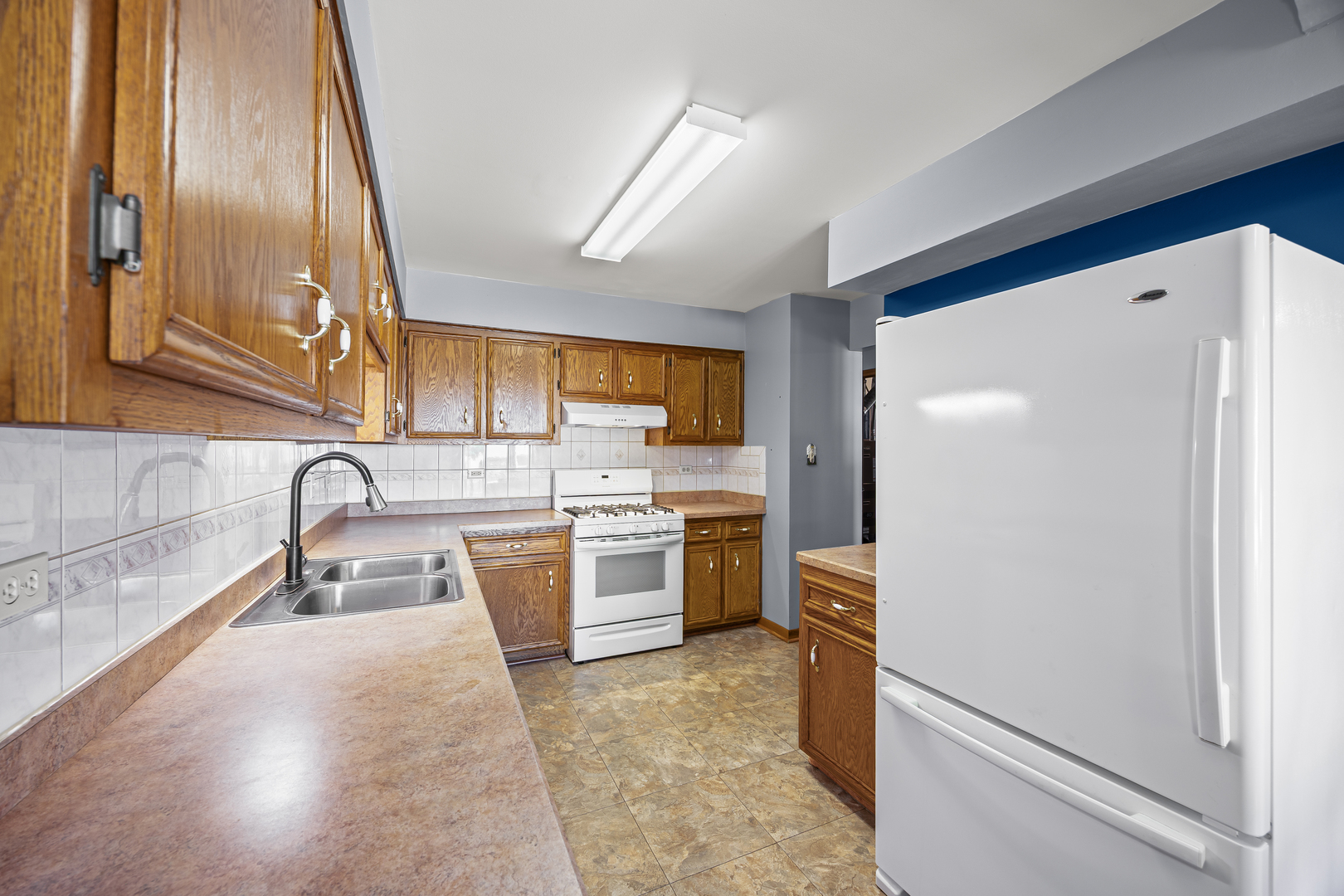 15311 Creekside Drive, Oak Forest, IL 60452
