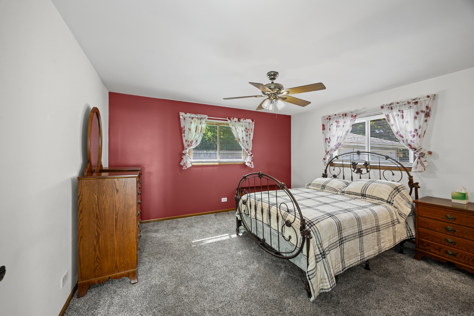 15311 Creekside Drive, Oak Forest, IL 60452
